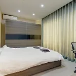 Luxury W/ Side Seaviews And Pool, Location Appartement Sliema