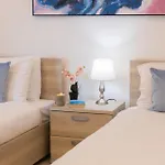 Luxury W/ Side Seaviews And Pool, Location *