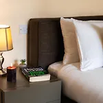 Luxury W/ Side Seaviews And Pool, Location Sliema