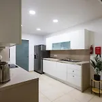 Luxury W/ Side Seaviews And Pool, Location Apartmán *