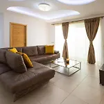 Luxury W/ Side Seaviews And Pool, Location * Sliema