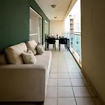 Luxury W/ Side Seaviews And Pool, Location Appartement