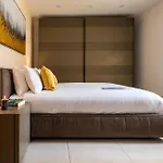 Luxury W/ Side Seaviews And Pool, Location Appartement