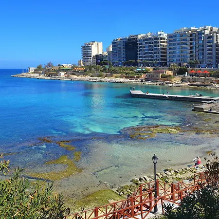 Luxury W/ Side Seaviews And Pool, Location * Sliema