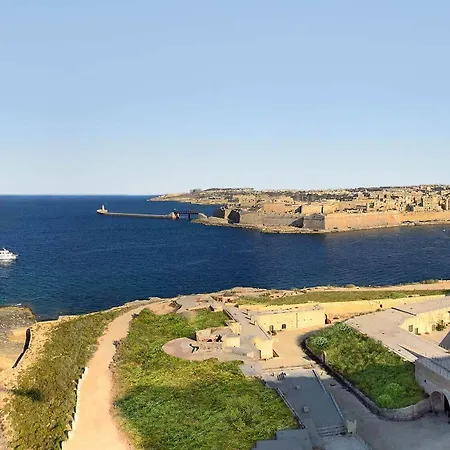 Appartement Luxury W/ Side Seaviews And Pool, Location Sliema