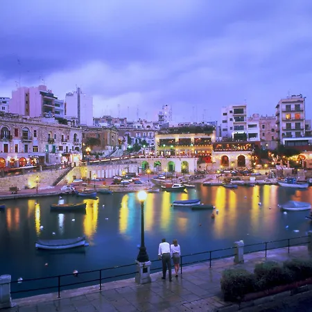Luxury W/ Side Seaviews And Pool, Location Sliema