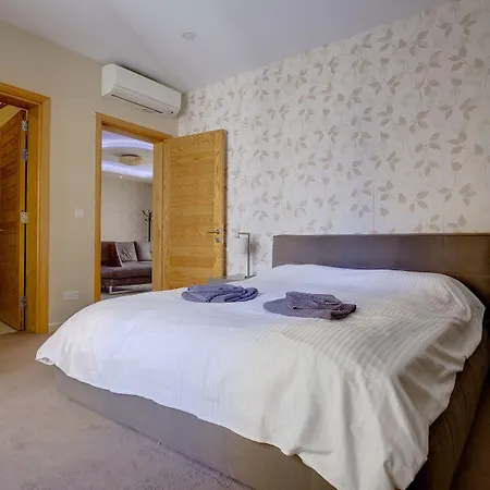 Luxury W/ Side Seaviews And Pool, Location Διαμέρισμα Σλιέμα