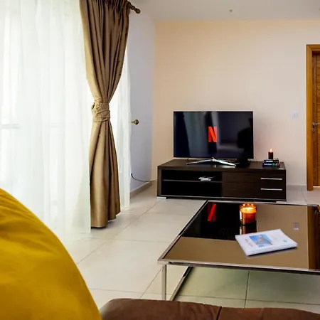 Apartament Luxury W/ Side Seaviews And Pool, Location Sliema