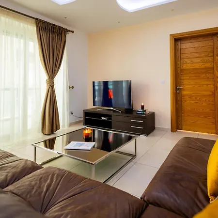 Luxury W/ Side Seaviews And Pool, Location سليمة
