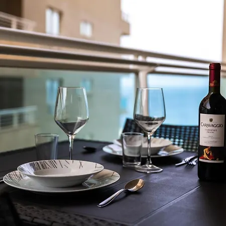 شقة Luxury W/ Side Seaviews And Pool, Location *
