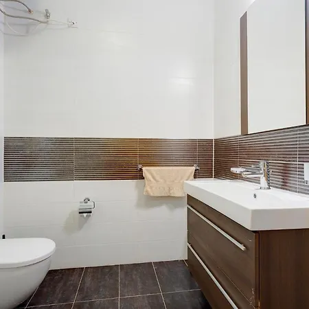 Luxury W/ Side Seaviews And Pool, Location Sliema