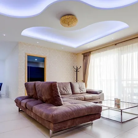 Luxury W/ Side Seaviews And Pool, Location Apartman *