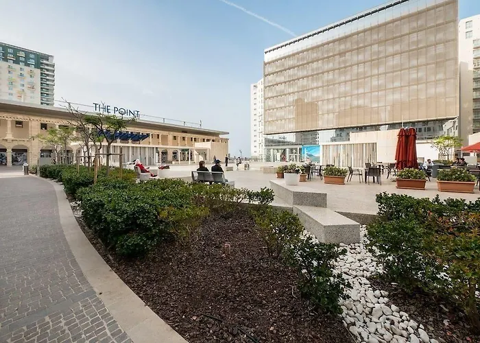 Appartement Luxury W/ Side Seaviews And Pool, Location