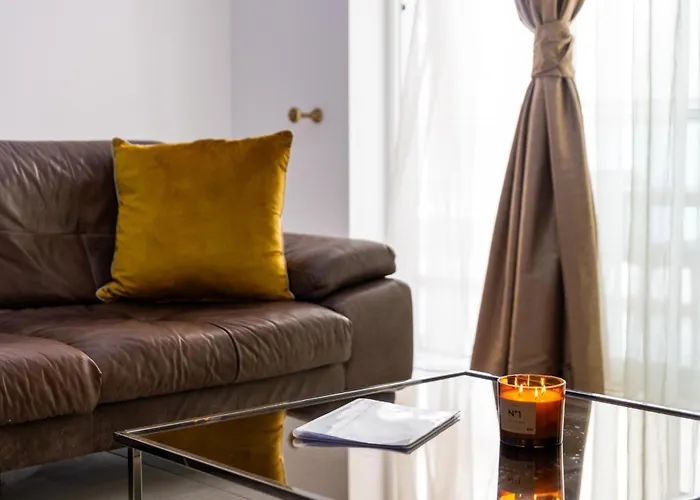 Luxury W/ Side Seaviews And Pool, Location * 슬리에마