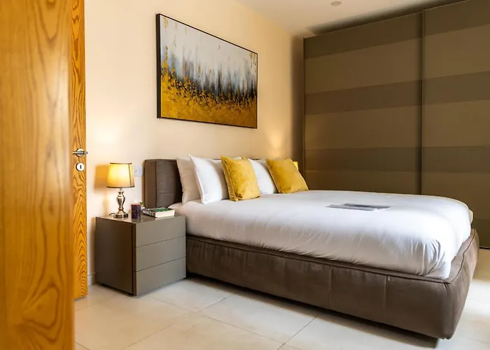 아파트 Luxury W/ Side Seaviews And Pool, Location