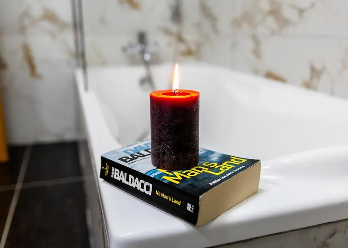 Luxury W/ Side Seaviews And Pool, Location Sliema