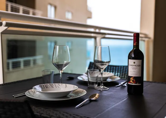 아파트 Luxury W/ Side Seaviews And Pool, Location *