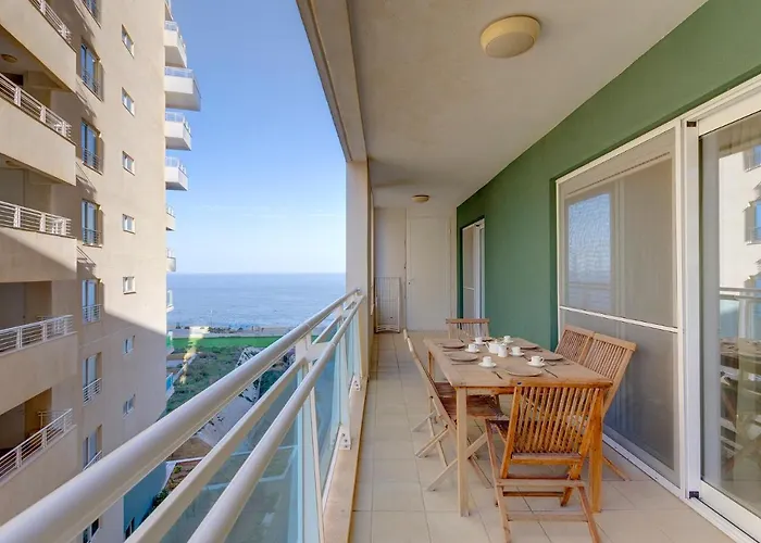 아파트 Luxury W/ Side Seaviews And Pool, Location *