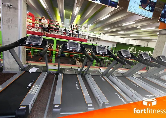 아파트 Luxury W/ Side Seaviews And Pool, Location