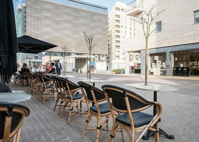 Luxury W/ Side Seaviews And Pool, Location 슬리에마