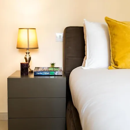 דירה Luxury W/ Side Seaviews And Pool, Location